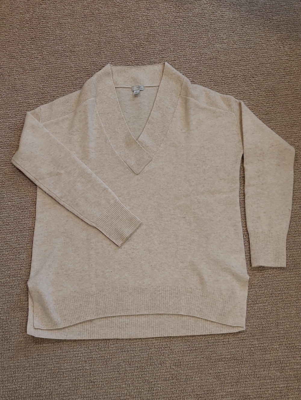 Halogen Cashmere Cream V-Neck Tunic Sweater